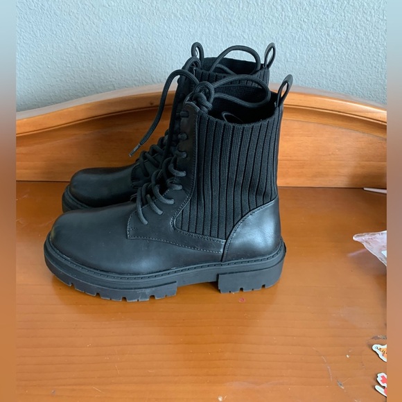 COMBAT STYLE LACE UP BLACK BOOTS SIZE 5.5 - Picture 4 of 7